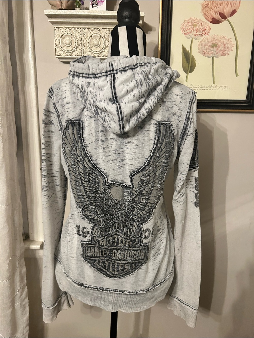 Y2k soft Harley-Davidson Women's Light Gray Eagle Hoodie